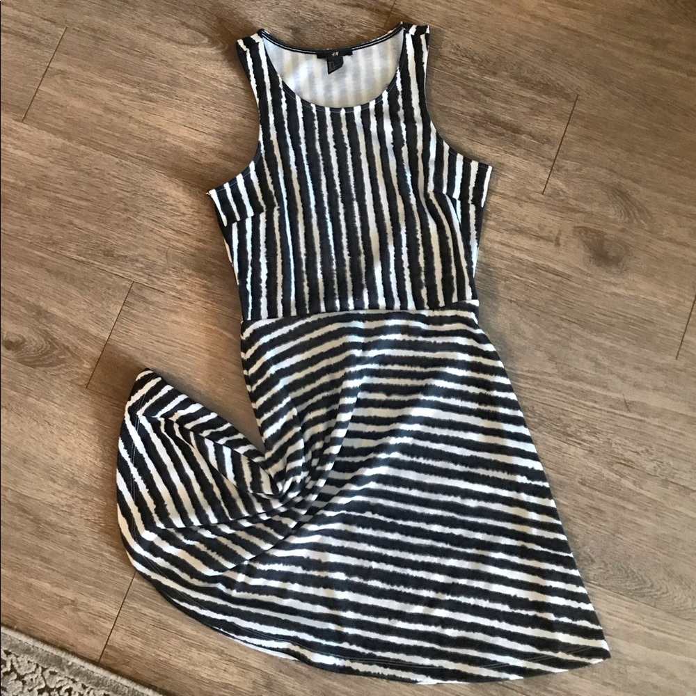 H&M Black and White Skater Dress